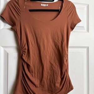 Heart Hips Warm Brown Short Sleeve Top Maternity Small
